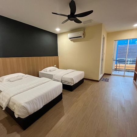 Halo Hotel Семпорна Экстерьер фото