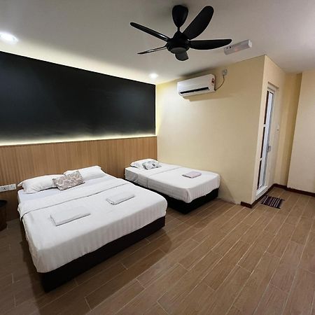 Halo Hotel Семпорна Экстерьер фото