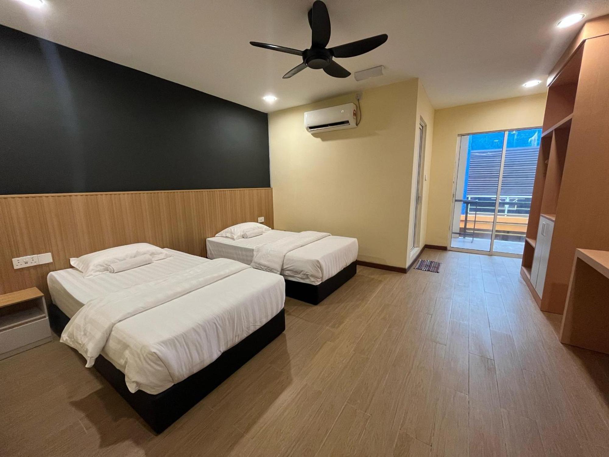 Halo Hotel Семпорна Экстерьер фото