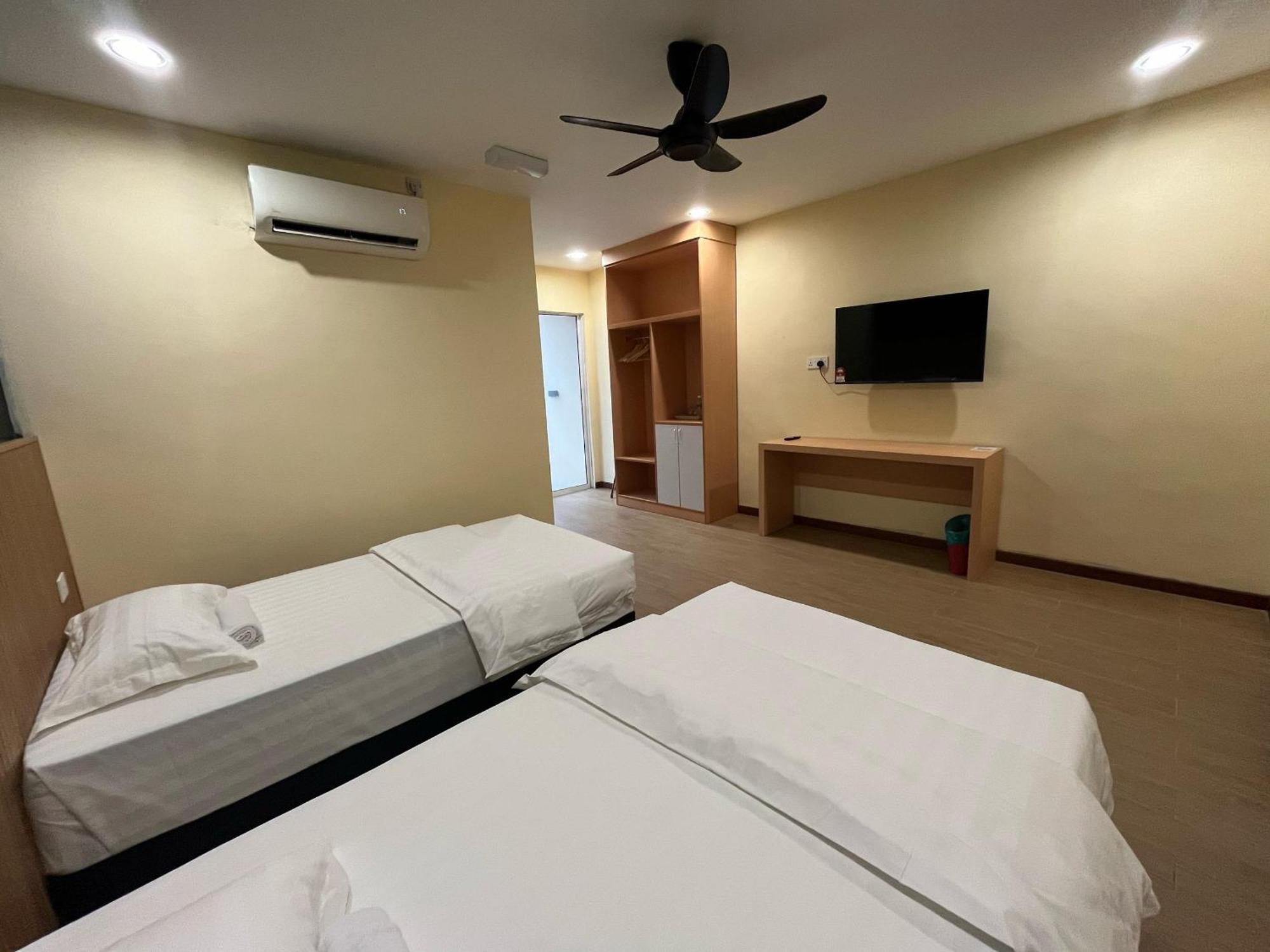 Halo Hotel Семпорна Экстерьер фото