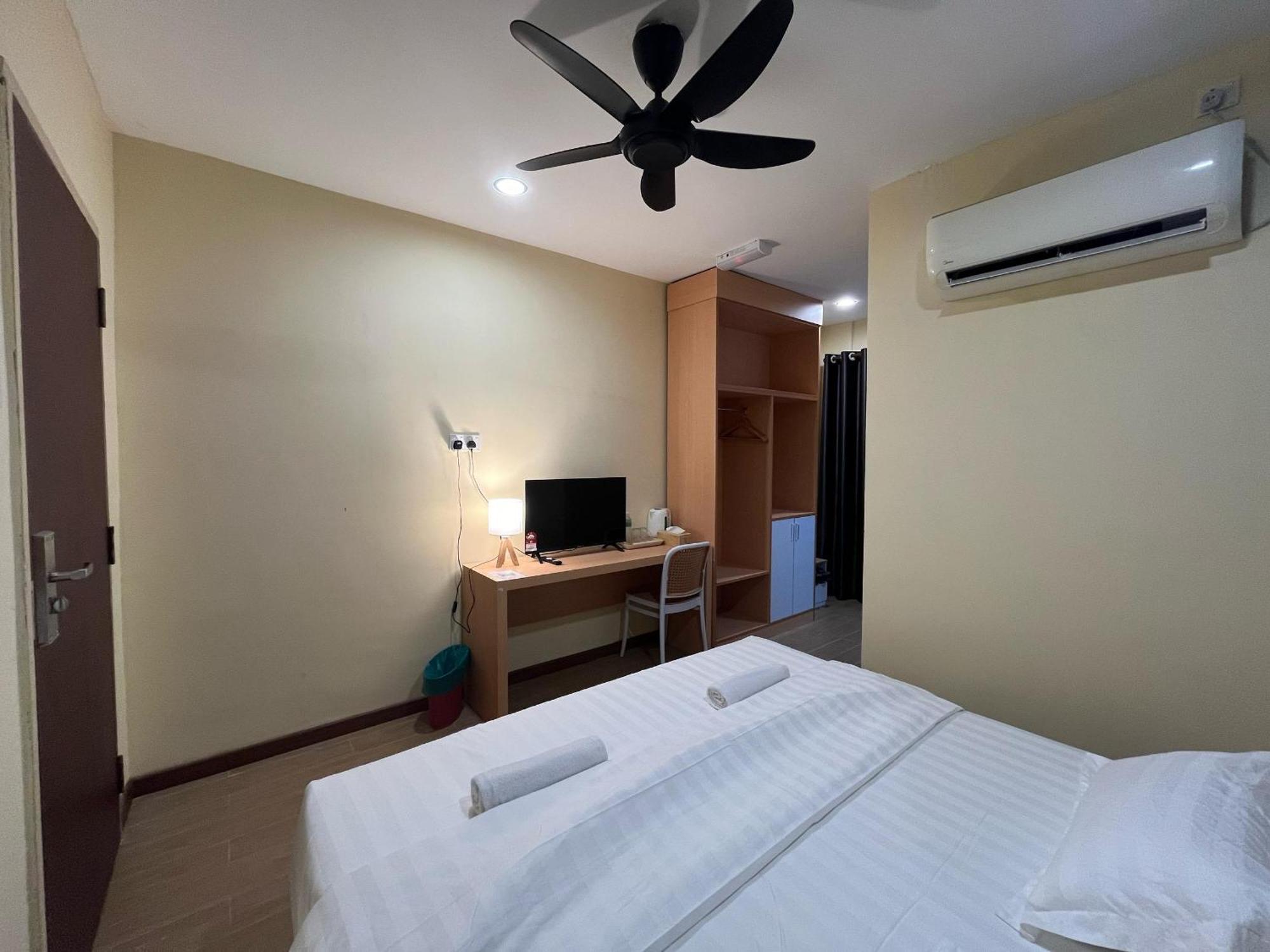 Halo Hotel Семпорна Экстерьер фото