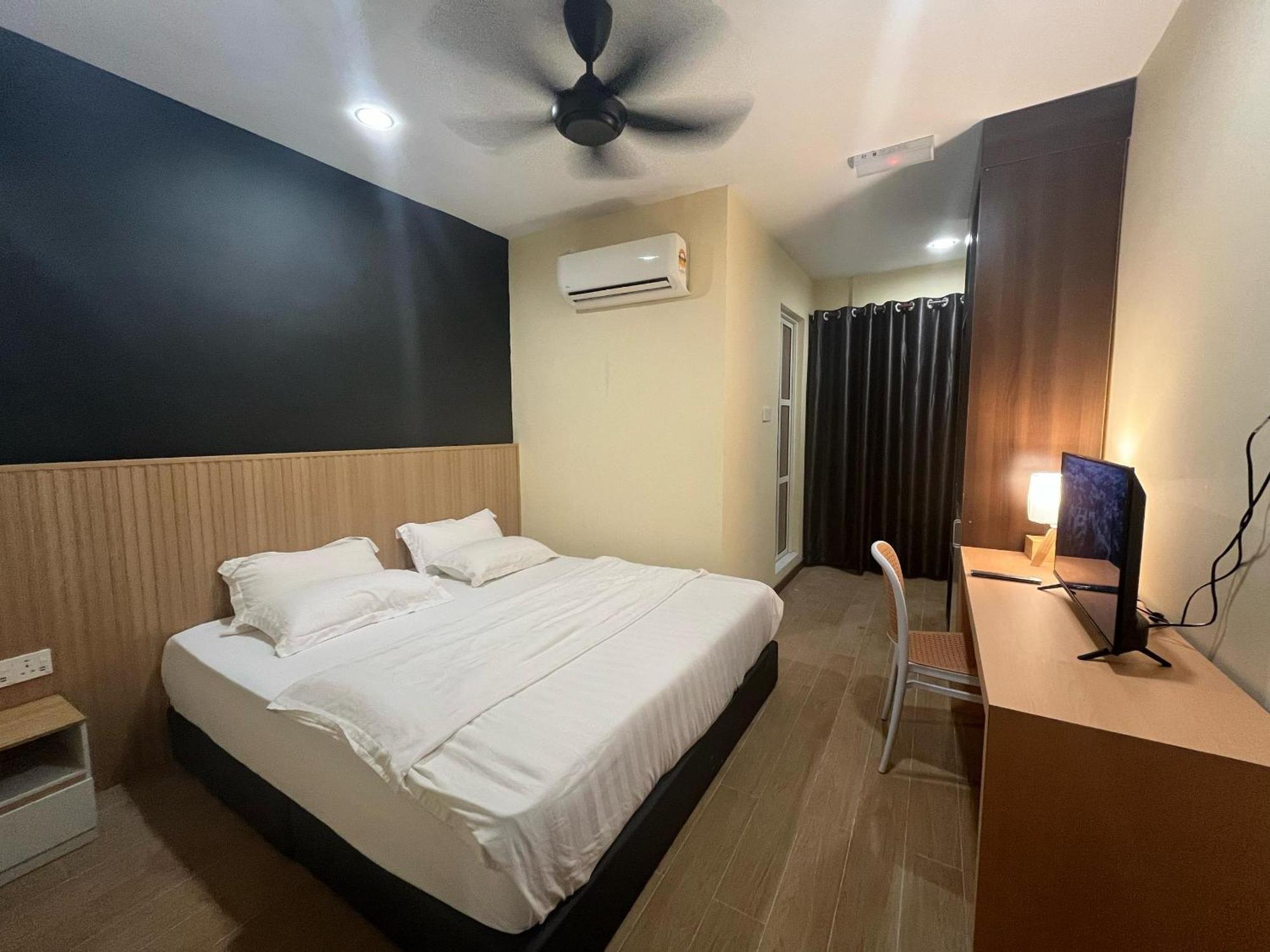 Halo Hotel Семпорна Экстерьер фото