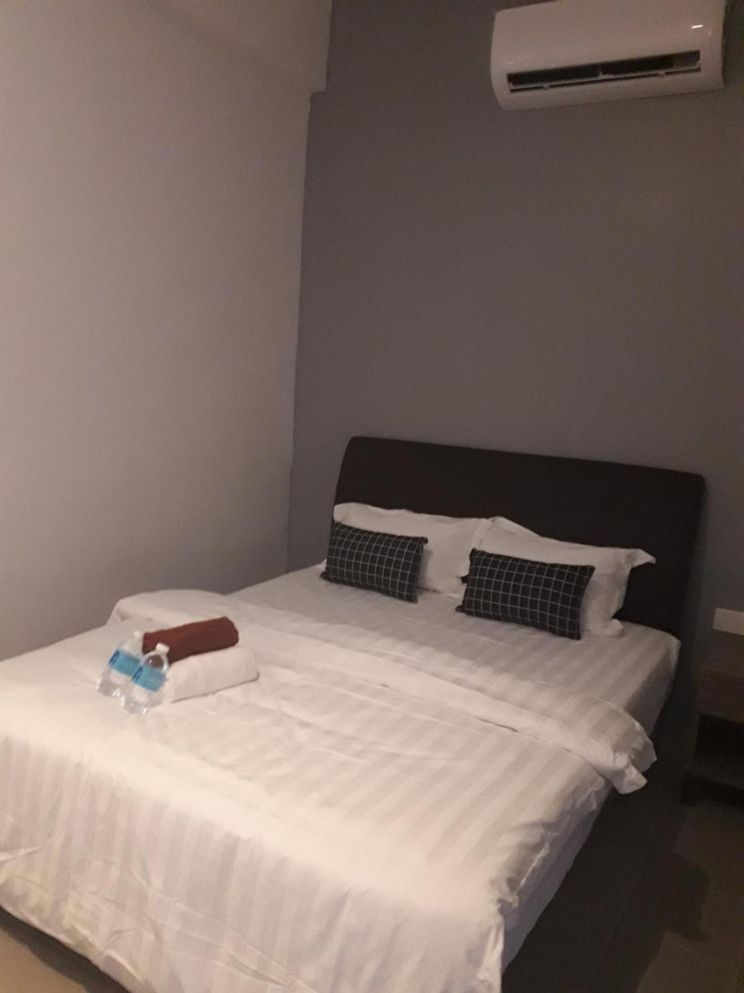 Halo Hotel Семпорна Экстерьер фото