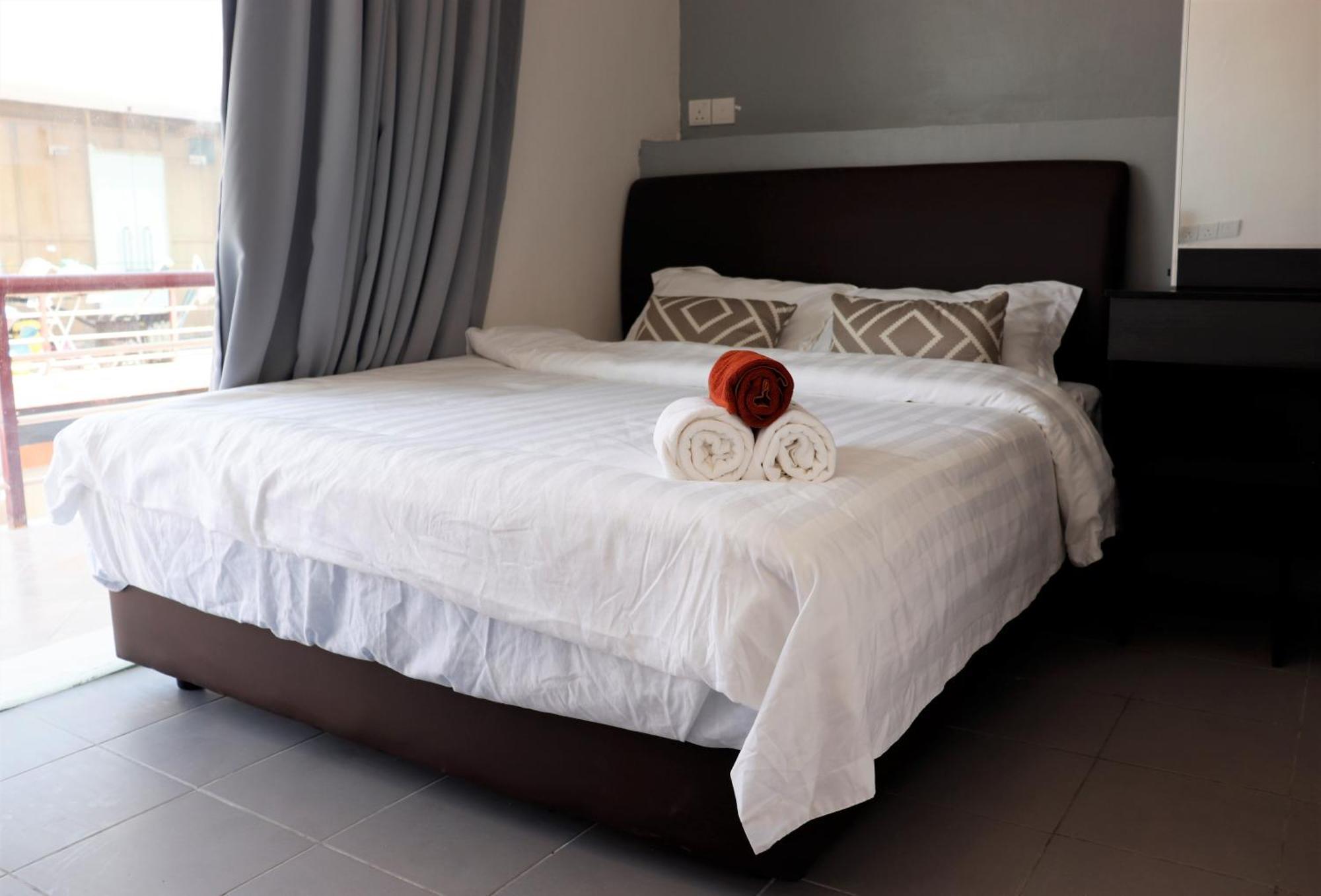 Halo Hotel Семпорна Экстерьер фото