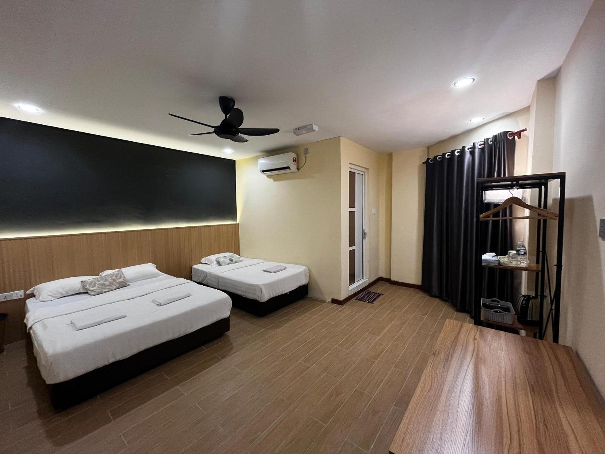 Halo Hotel Семпорна Экстерьер фото