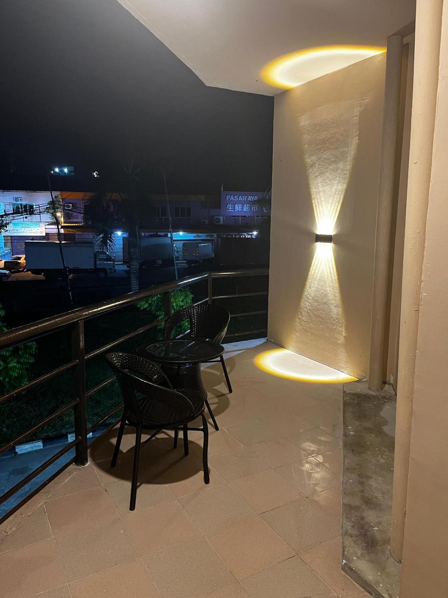 Halo Hotel Семпорна Экстерьер фото