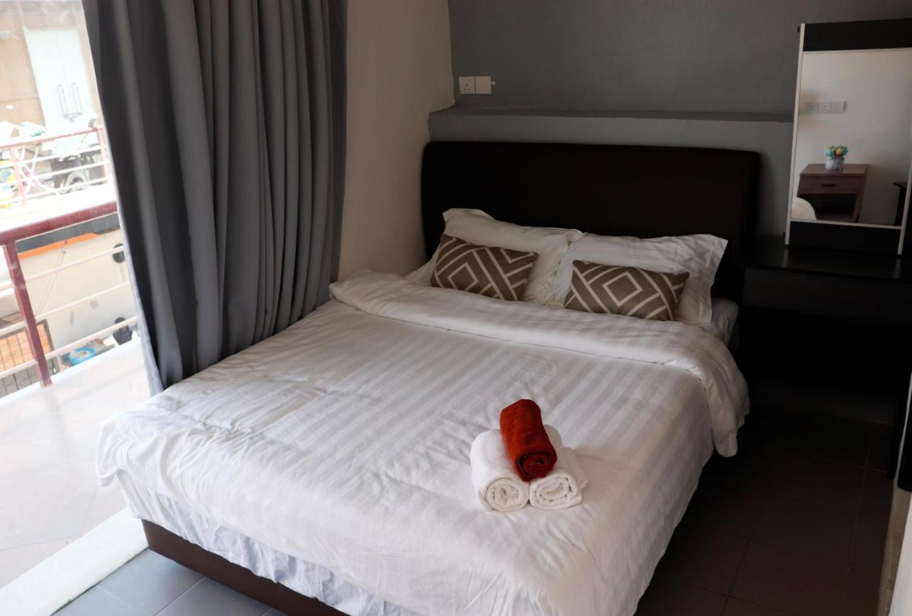 Halo Hotel Семпорна Экстерьер фото