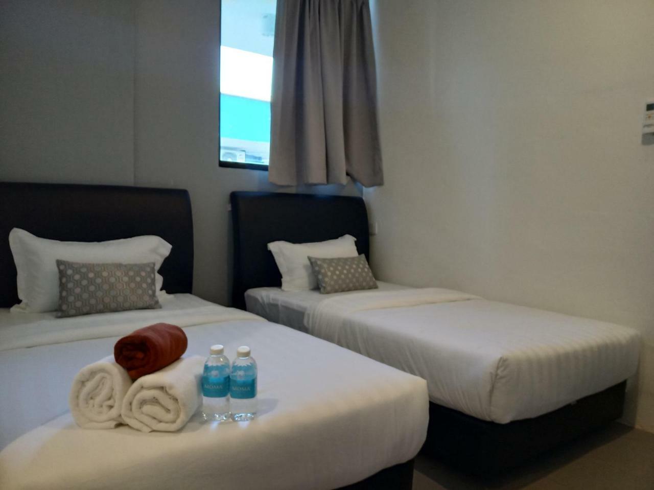Halo Hotel Семпорна Экстерьер фото
