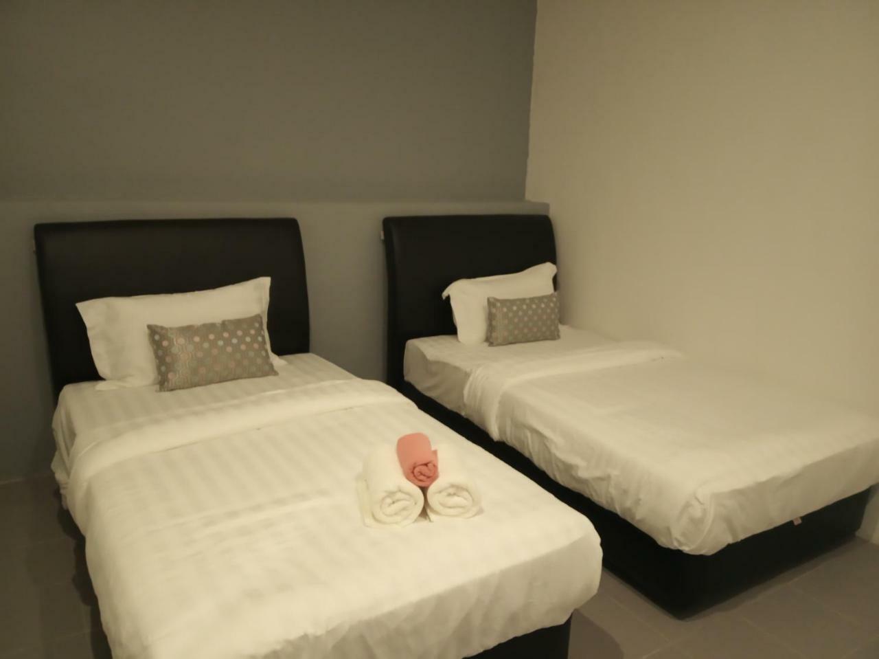 Halo Hotel Семпорна Экстерьер фото